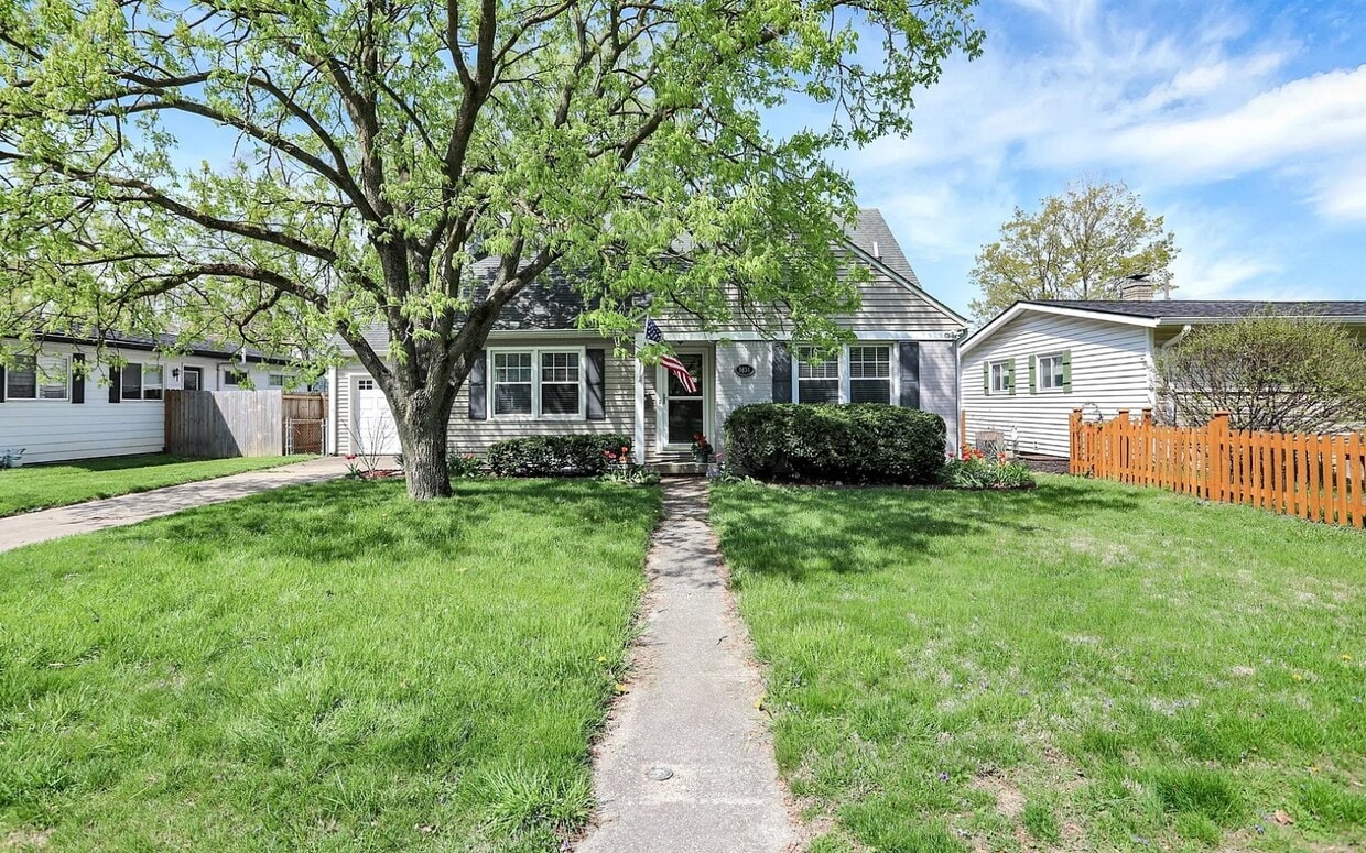 Primary Photo - 5634 N Rural St