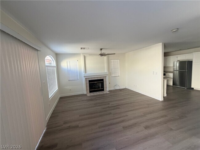 Foto del edificio - 5402 Snake Ln