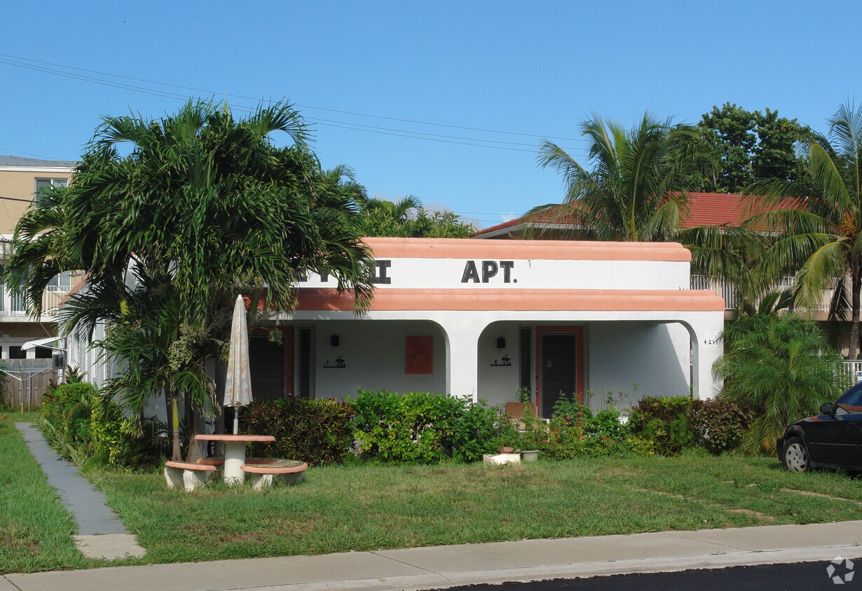 Primary Photo - Janey II Apts