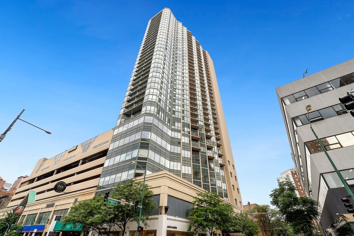 Foto principal - 111 W Maple St
