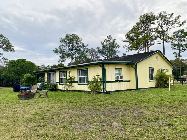 Building Photo - 14345 33rd Pl N