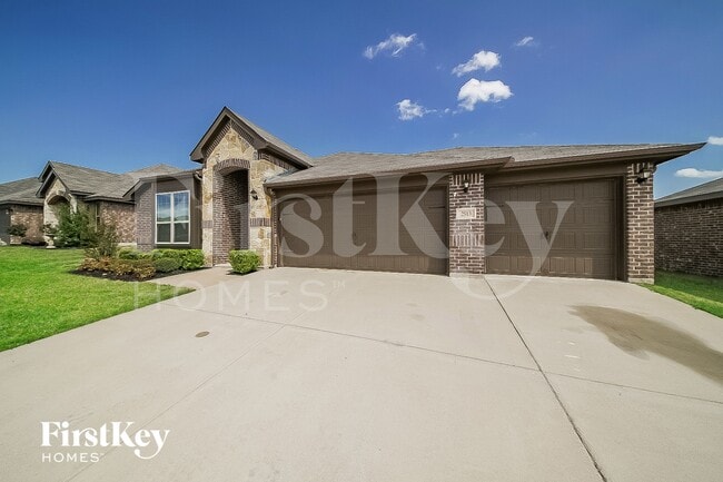 Building Photo - 2513 Weatherford Heights Dr