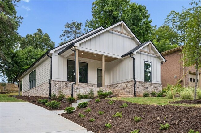 Foto del edificio - 2050 Morehouse Dr NW