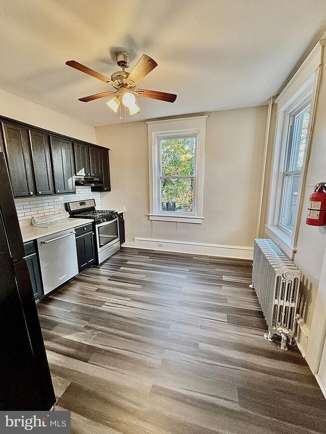 Building Photo - 360 Elm Ave
