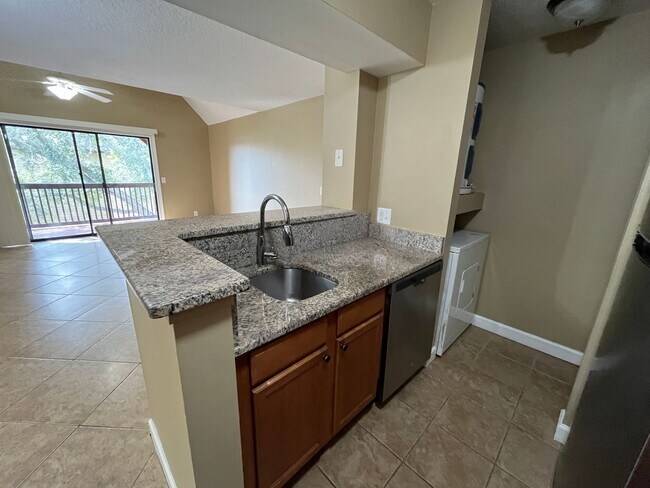 Building Photo - Altamonte Springs Gated Community  Newly R...