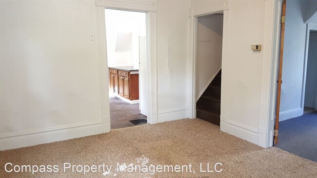 Building Photo - 607 Prospect Ave NE