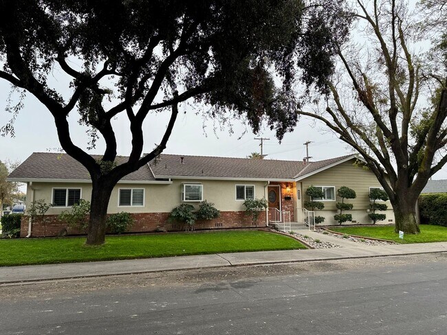 Foto del edificio - Conveniently located single story home!