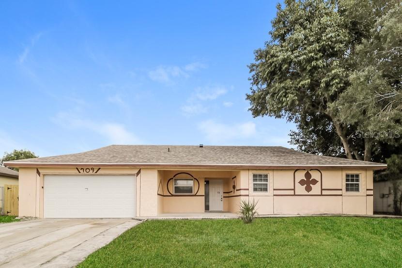 Foto principal - 709 California Woods Cir