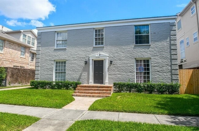 Building Photo - 2718 Wroxton Rd