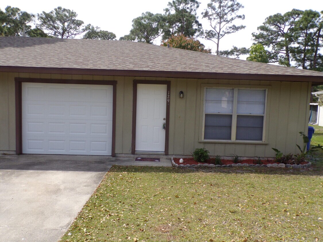 129 Dahl Ave, Sebastian, FL 32958 Townhome Rentals in Sebastian FL