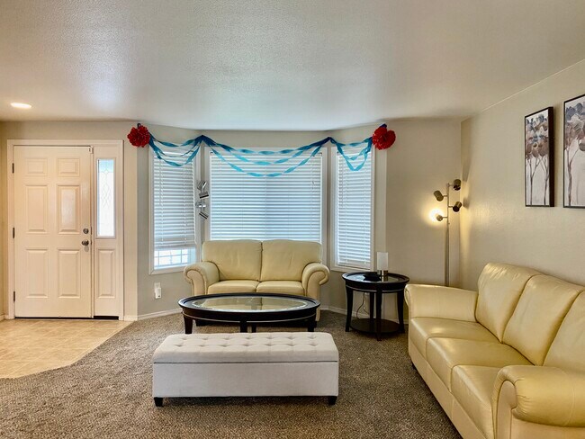 Foto del edificio - 458 Trout Ave