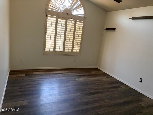 Foto del edificio - 222 W Caroline Ln