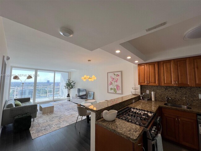 Building Photo - 2030 S Ocean Dr