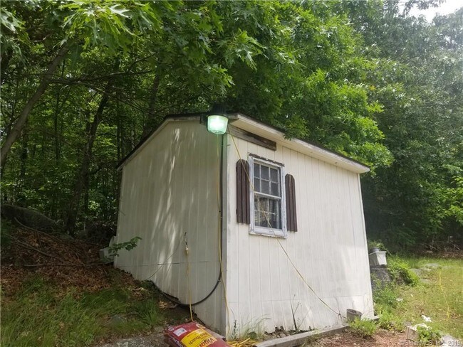 Building Photo - 14 Behrle Dr