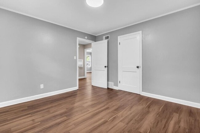 Building Photo - 1194 S Perkins Rd