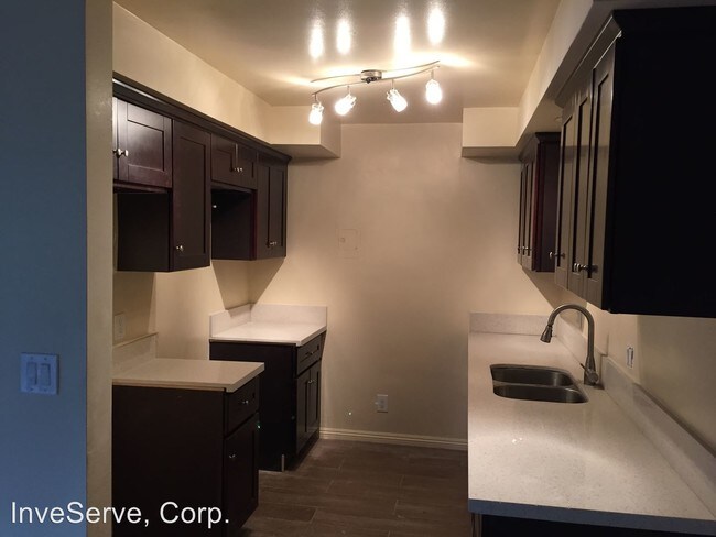 Foto del edificio - 451 Anderwood Ct