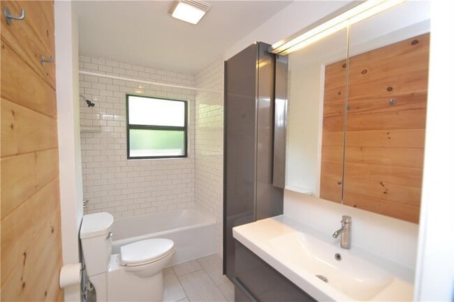 Building Photo - 1206 Marcy St