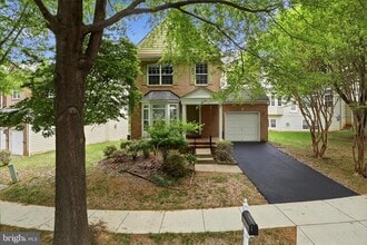 Building Photo - 504 Autumn Wind Way