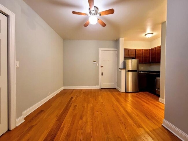 Building Photo - 0 bedroom in CHICAGO IL 60657
