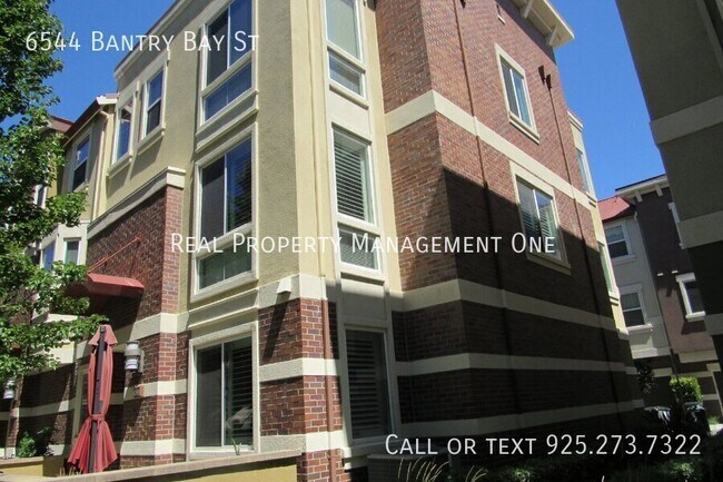 Foto del edificio - 6544 Bantry Bay St