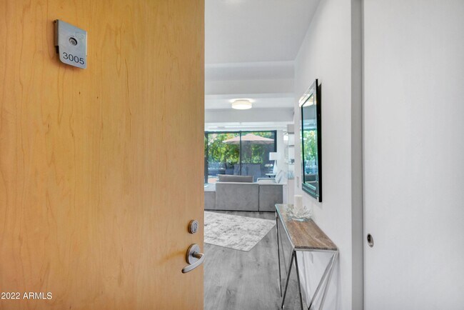 Building Photo - 7131 E Rancho Vista Dr