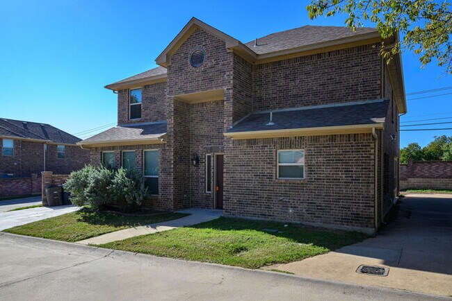 Building Photo - 4904 Ridglea Hills Court