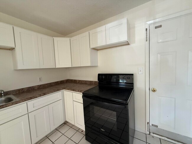 Foto del edificio - 43 Oak Ln
