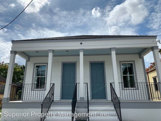 Primary Photo - 5314-5316 Burgundy St
