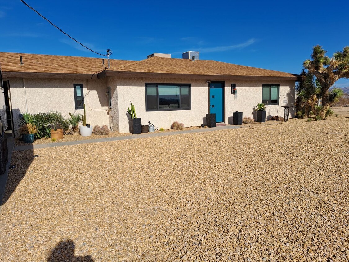 Primary Photo - Desert Gem!
