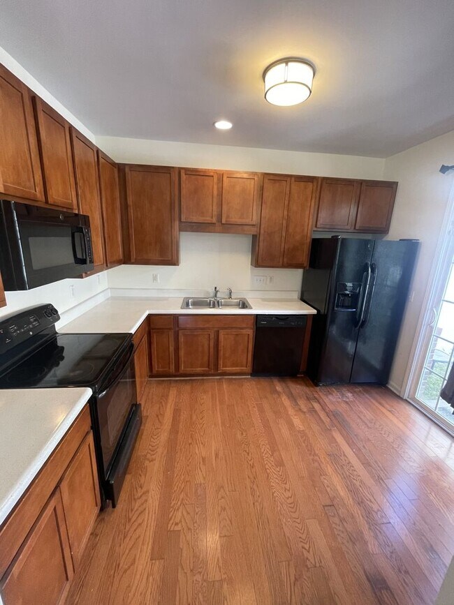 Foto del edificio - 3 bd 2.5 ba condo