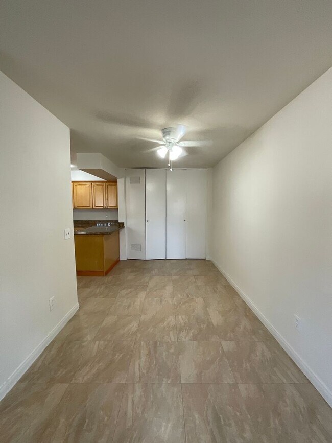 Building Photo - GRAMERCY2315