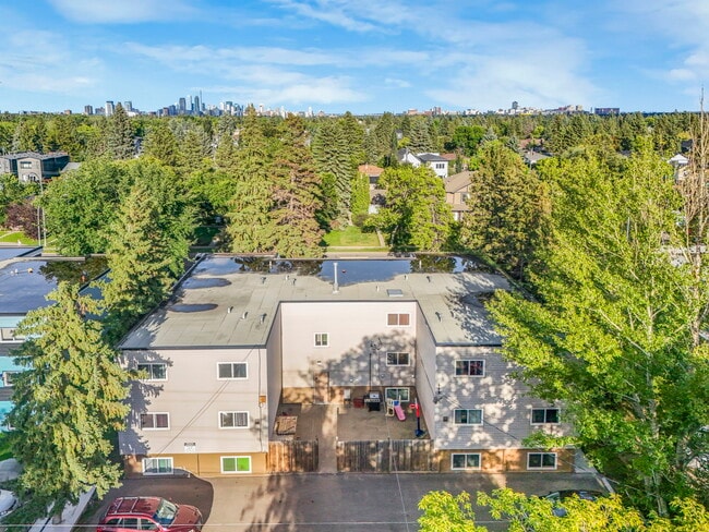 Building Photo - 9610-9149 149 St