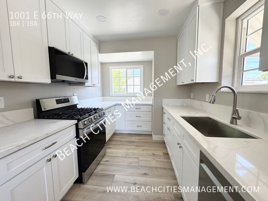 Foto principal - 1001 E 66th Way