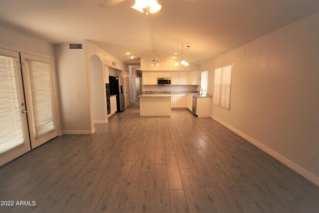 Foto del edificio - 1265 E Spur Ave