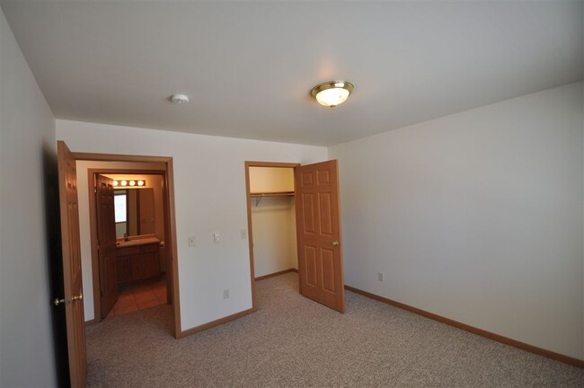 Foto del edificio - 4523 Jeffers Rd