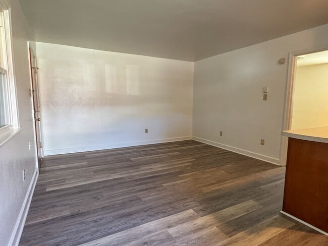 Building Photo - 2004 W Broadway