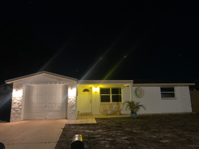 Foto del edificio - 9125 Sterling Ln