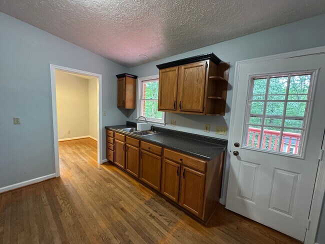 Foto del edificio - Private and Lovely 3 Bedroom Home