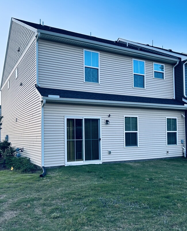 Building Photo - 3402 Foxglove Dr