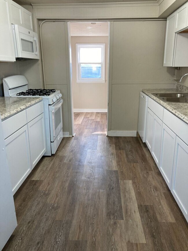 Foto del edificio - Updated 2 bedroom 1 bathroom home