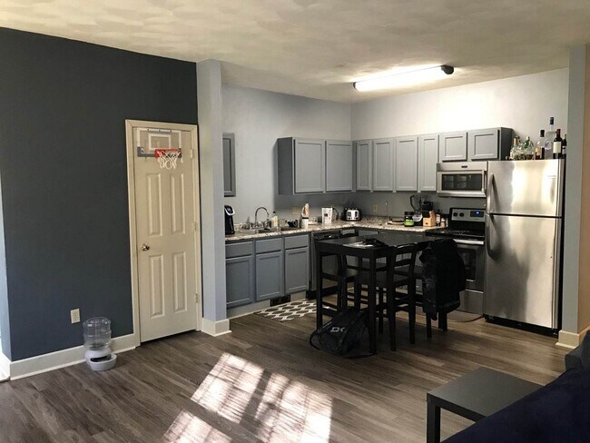 Foto del edificio - 623 Foxglove Ln