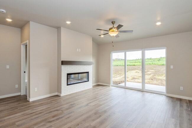 Building Photo - 1025 Switchgrass Ln