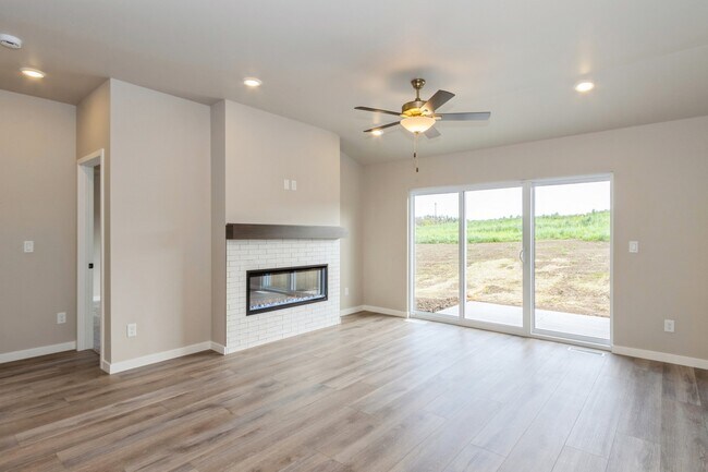 Foto del edificio - 1025 Switchgrass Ln