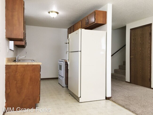 Building Photo - 3 br, 1 bath Apartment - 321 N. 50th St.