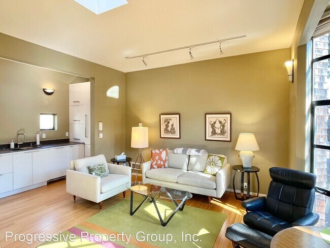 Building Photo - 2 br, 1.5 bath House - 447 Fulton Street