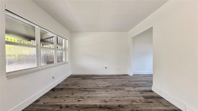 Foto del edificio - 115 NW 118th St