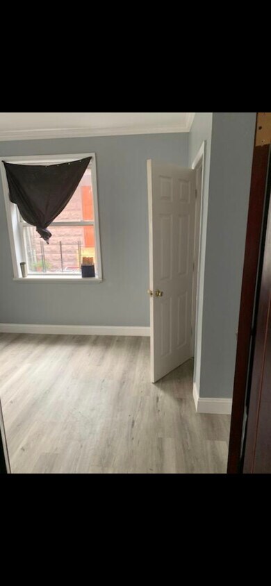 Foto principal - 1641 Castleton Ave