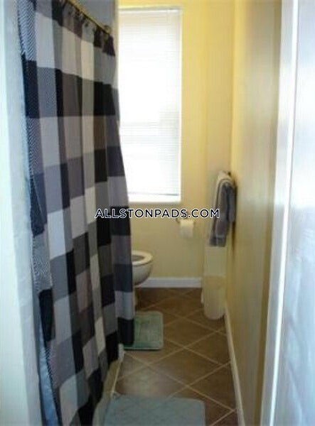 Foto del edificio - 86 Glenville Ave