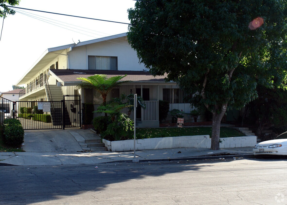 Building Photo - 837 Victor Ave