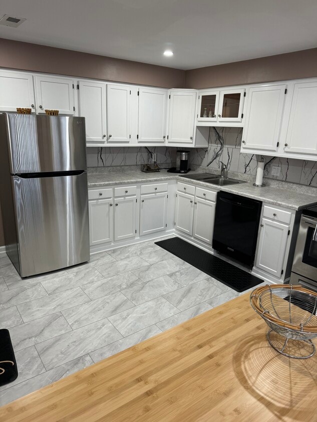 22660 Lorain Rd Unit Upper 2, Fairview Park, OH 44126 Apartments in